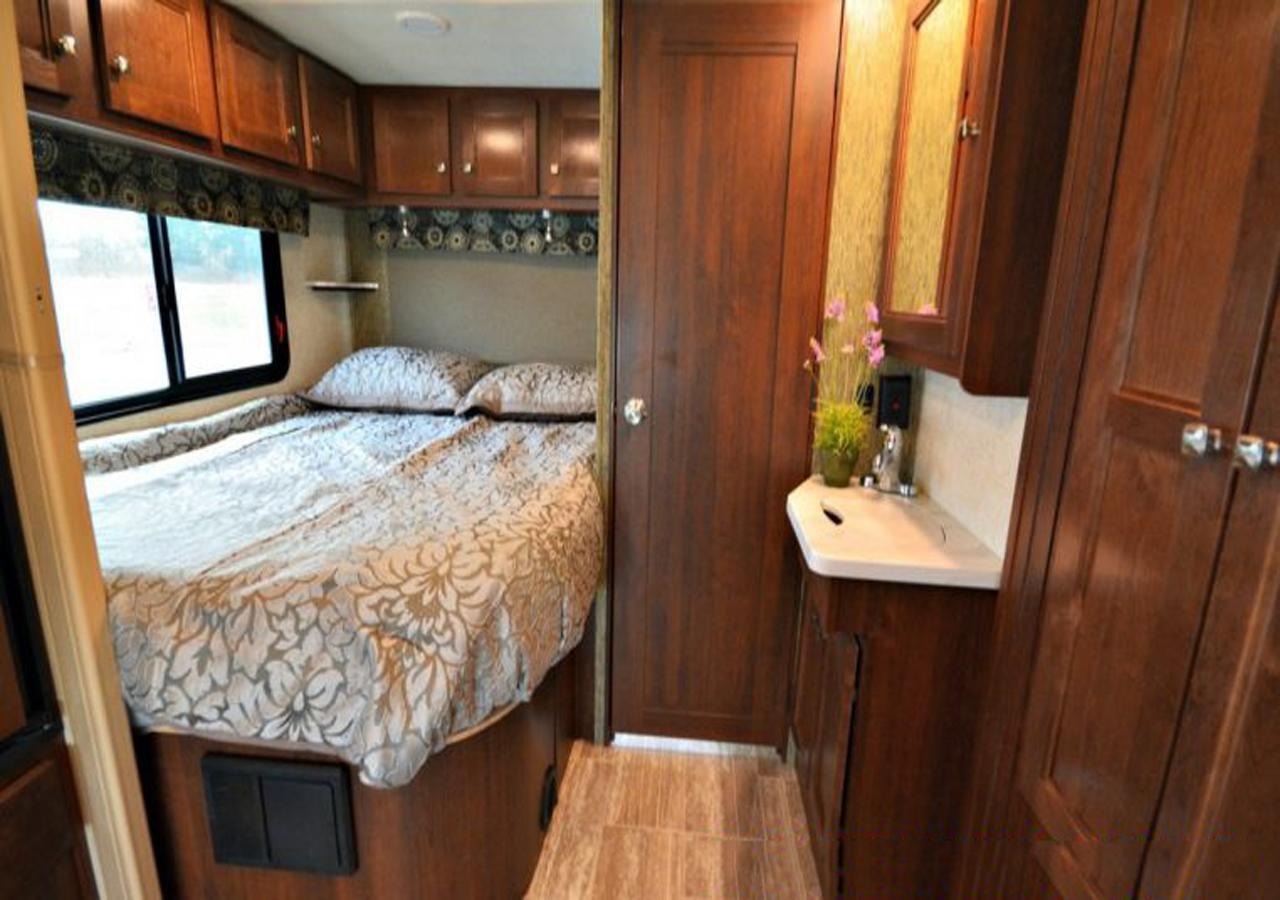 Oman Motorhomes Camping Masqat